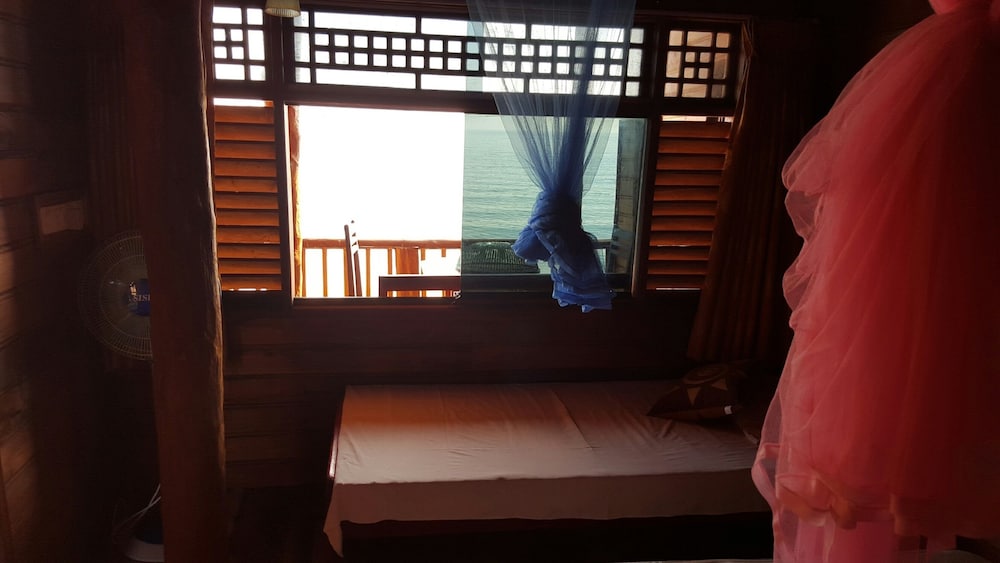 Dyke rest — Trincomalee — photo 4