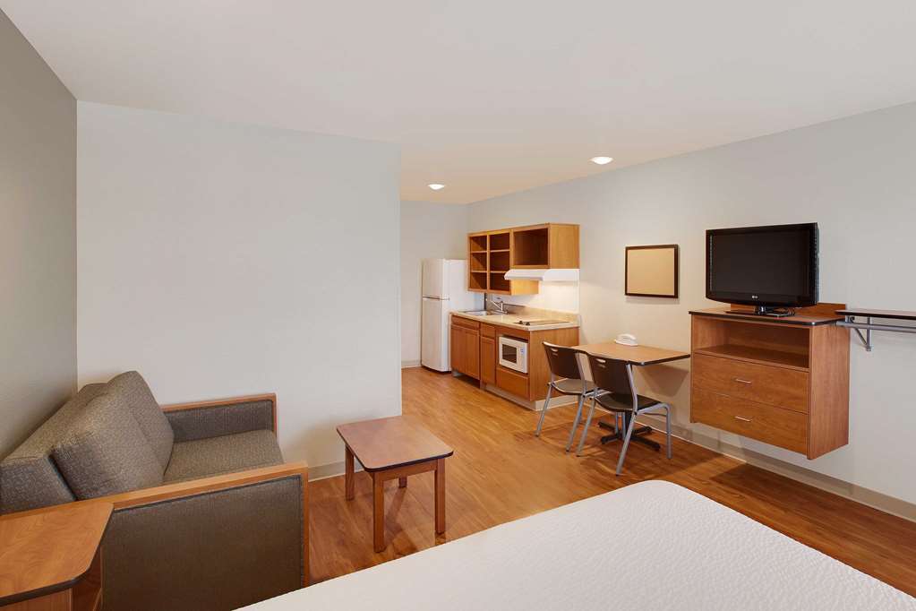 WoodSpring Suites College Station - photo 9