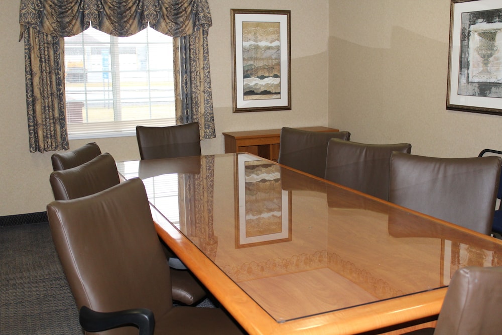Candlewood Suites Syracuse Airport - photo 42