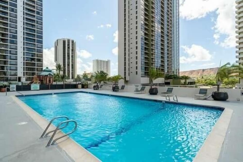 Tower 1 Suite 3007 Qqs - photo 18