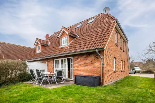 Ferienhaus Wiesenblick Familie Creutz — 4-Star Luxury Hotel in Sankt Peter-Ording, Germany