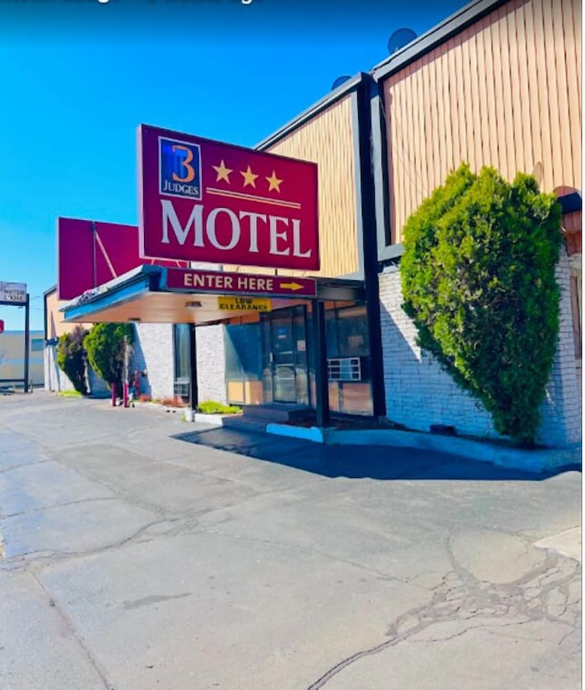 Three Judges Motel — New Haven