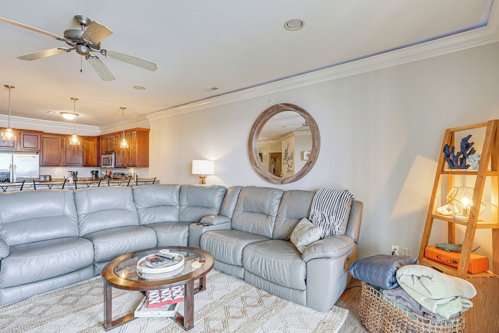 Resort Perks And Porch Central Lands End Condo — Osage Beach — photo 5