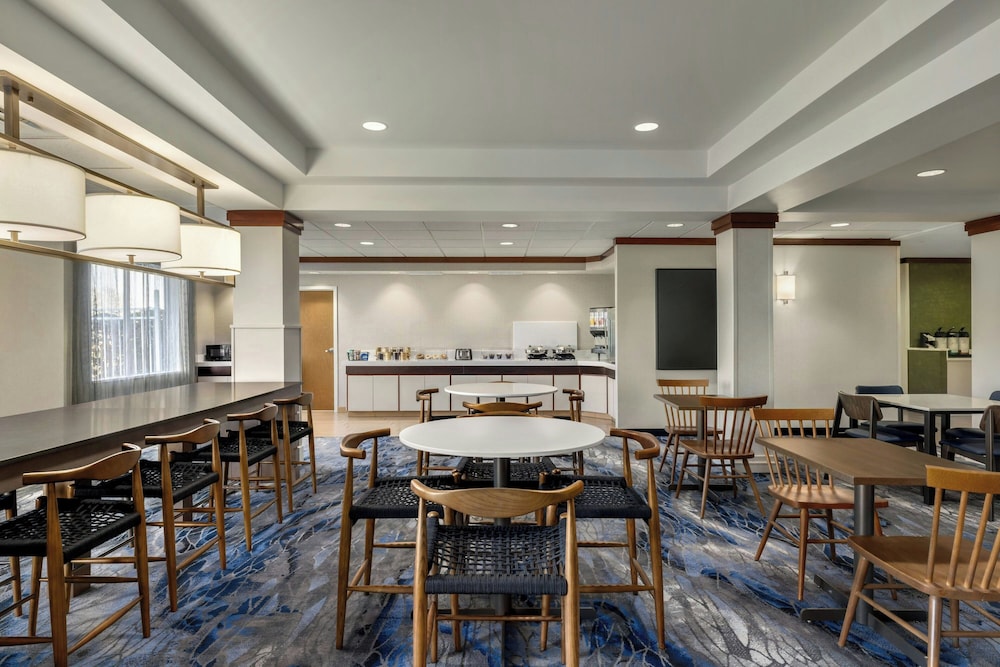 Fairfield Inn & Suites by Marriott Springdale - photo 31