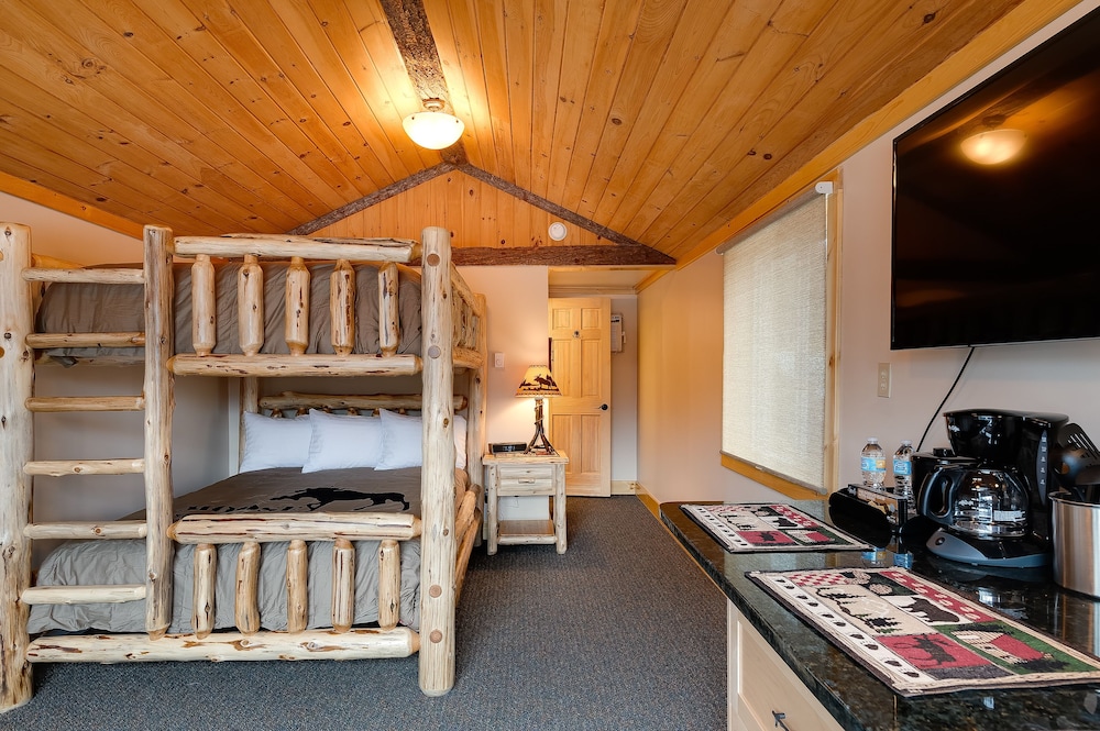 Cobble Mountain Lodge - photo 31