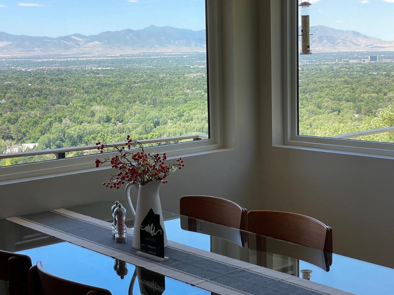 Luxury Alpine Treehouse — 4-Star Luxury Hotel in Holladay, United States