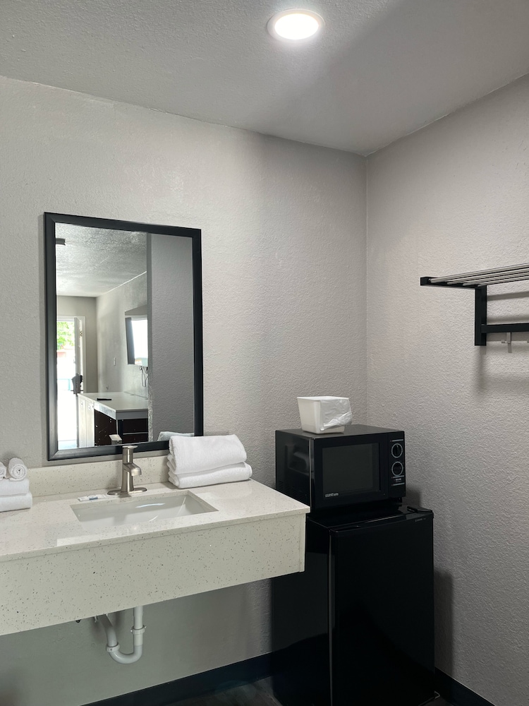 Hotel Isabella - photo 16