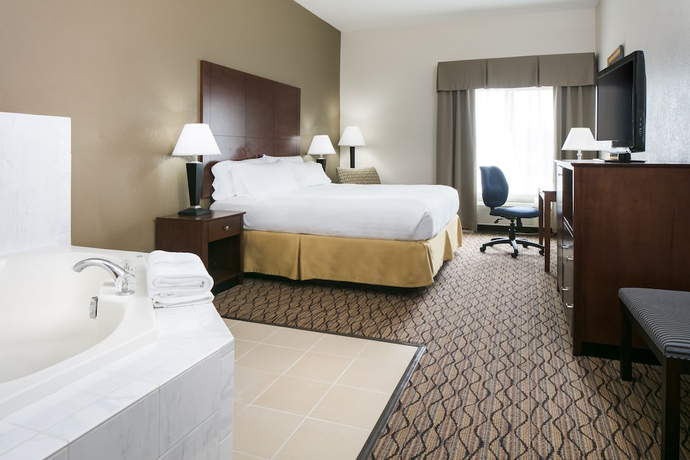 Holiday Inn Express Hotel & Suites Clinton by IHG - photo 13