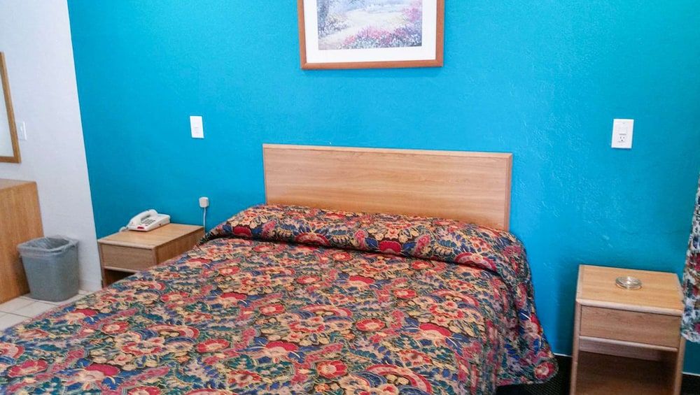 Economy Inn Motel Sylmar - photo 18