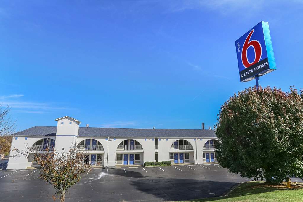 Motel 6 Dickson TN - photo 3
