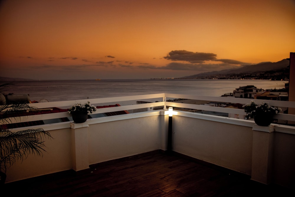 Operaprimasuite — 4-Star Luxury Hotel in Messina, Italy