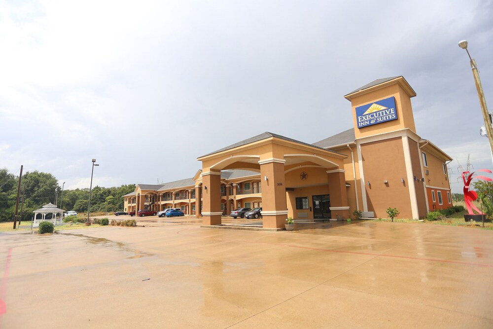 Executive Inn & Suites Jewett - photo 52