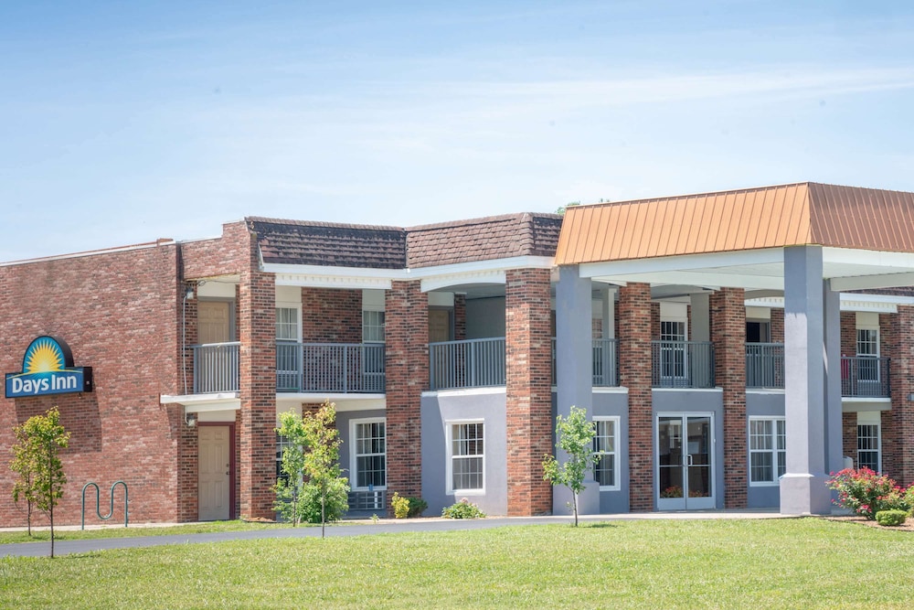 Days Inn by Wyndham Cave City in Cave City, United States