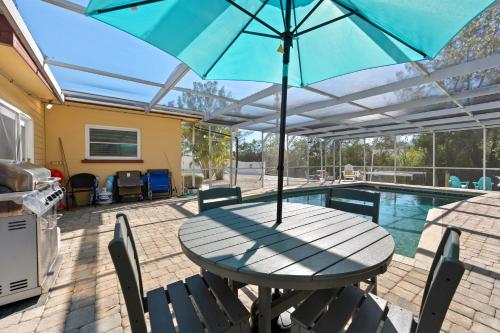 Now Booking for Summer Mermaid Bay Canal Front Pool Dock & More in Bradenton, United States