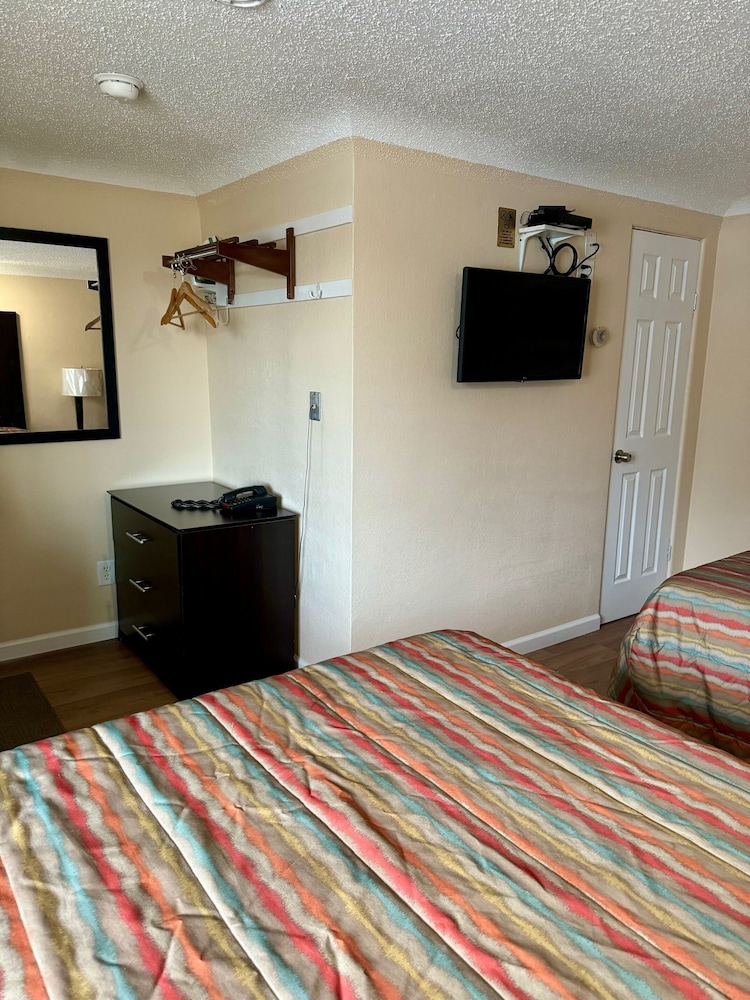 Gratiot View Motel - photo 25