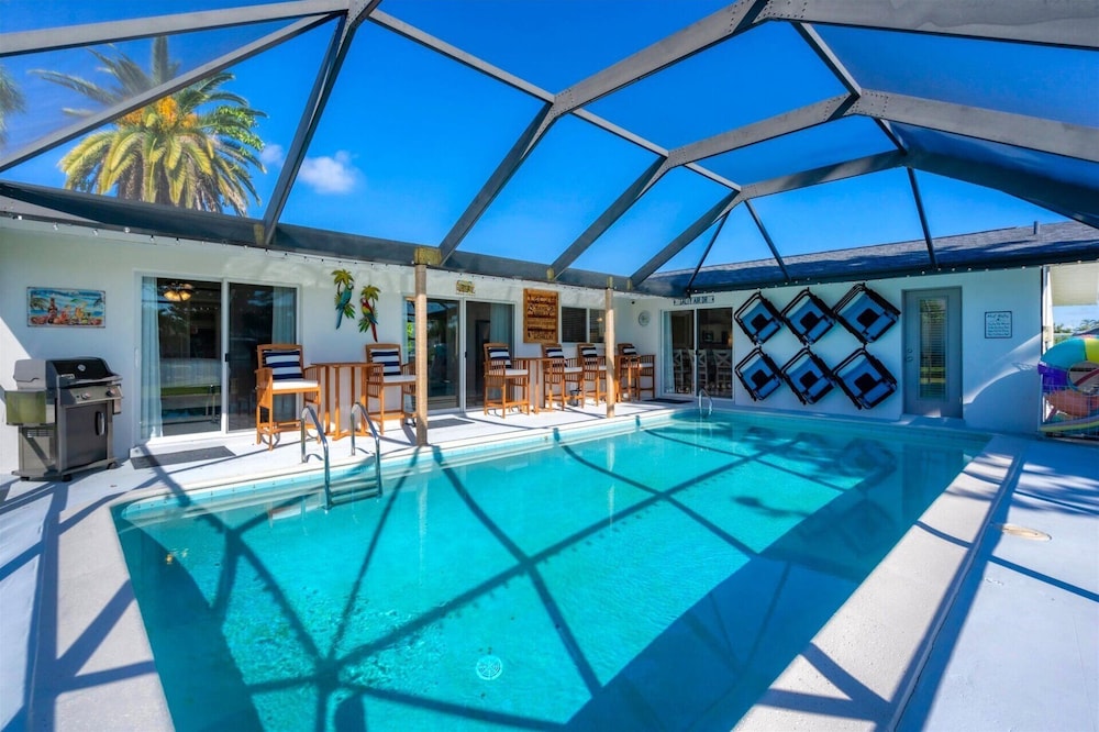 4103 Se 1St — 4-Star Luxury Hotel in Cape Coral, United States