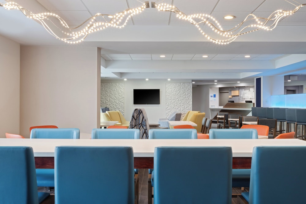 Holiday Inn Express & Suites Cincinnati Riverfront by IHG - photo 50