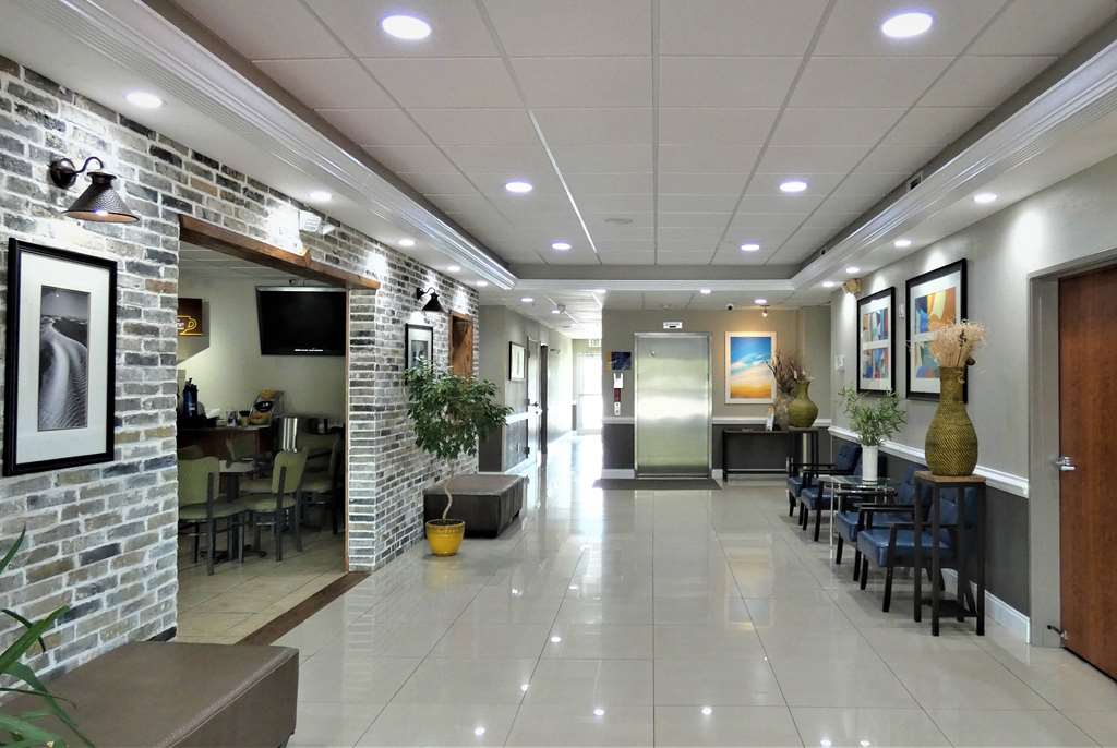 Days Inn & Suites by Wyndham Savannah North I 95 - photo 6