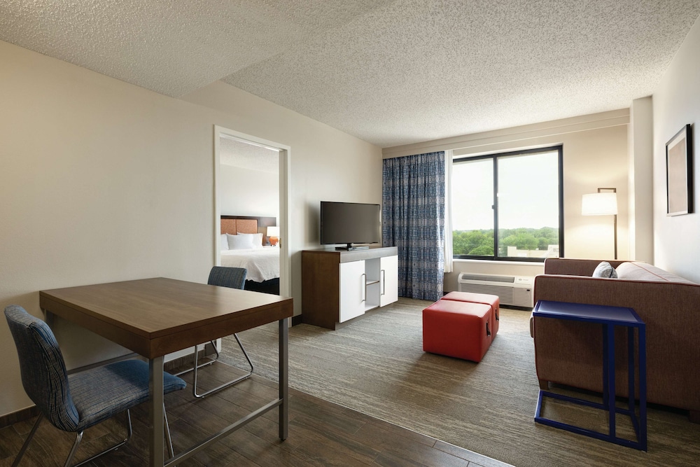 Hampton Inn & Suites Dallas Mesquite - photo 17