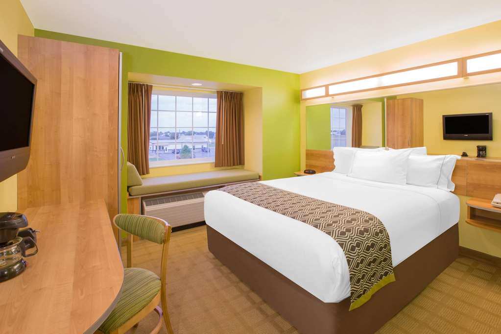 Microtel Inn & Suites by Wyndham Delphos - photo 14