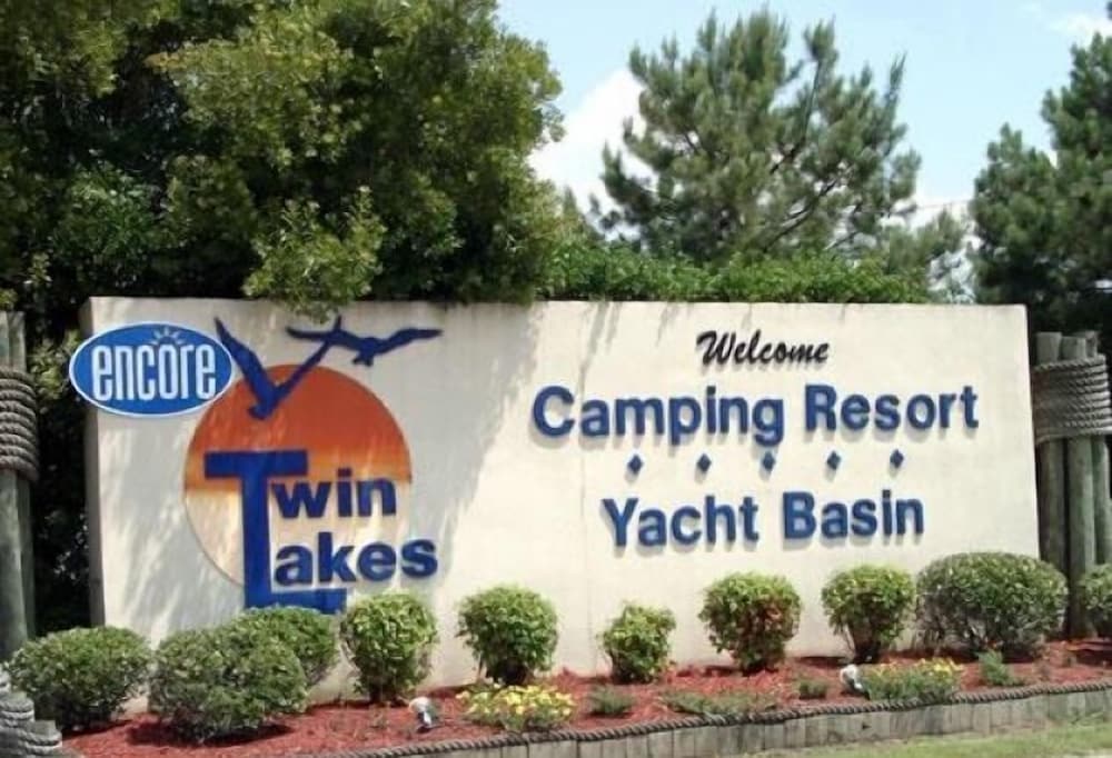 Twin Lakes RV & Camping Resort - photo 23