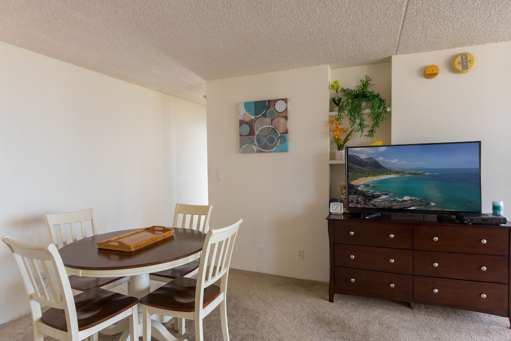 Waikiki Banyan Condo Located One Block From Waikiki Beach by Koko Resort Vacation Rentals - photo 49