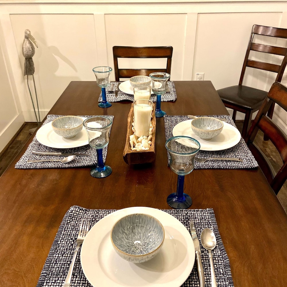 Resort Living on the Bay 2 bed 2 Bath Gorgeous Views Heated Infinity Pool Beach Access Galveston - photo 16