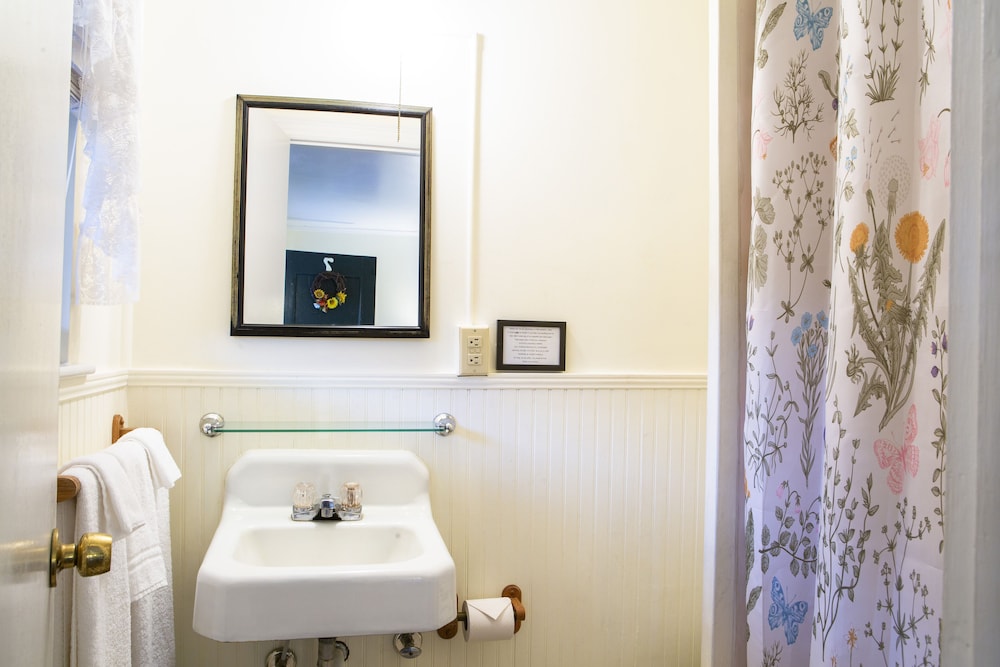 The Chimney Rock Inn & Cottages - photo 92