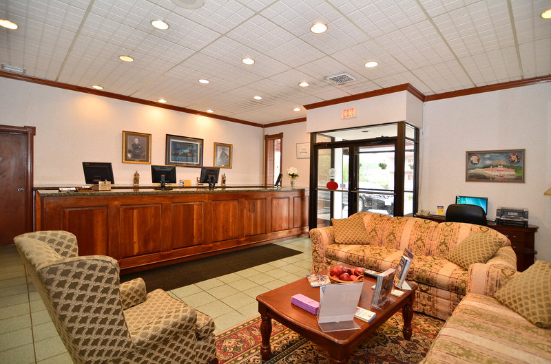 Clarion Inn & Conference Center - photo 6