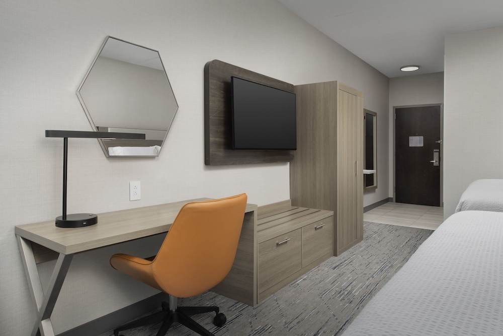 Holiday Inn Express & Suites Knoxville Clinton by IHG - photo 17