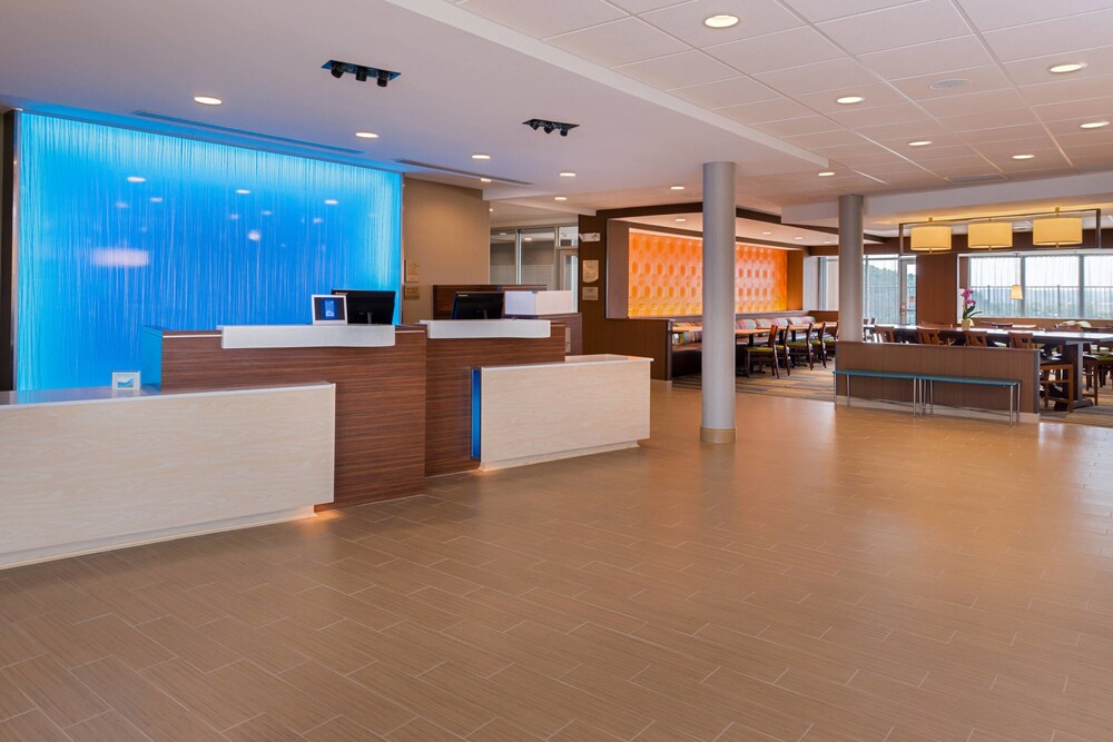 Fairfield Inn & Suites by Marriott Huntington - photo 3