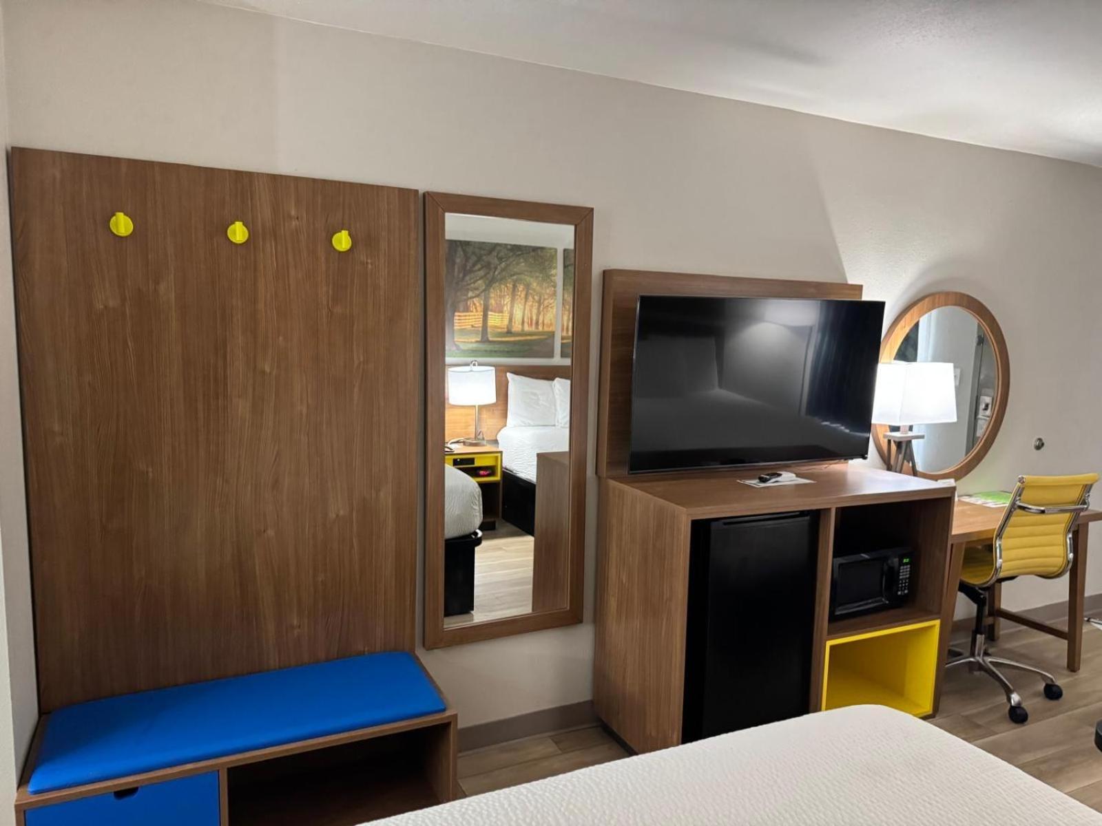 Days Inn by Wyndham Clanton AL - photo 14