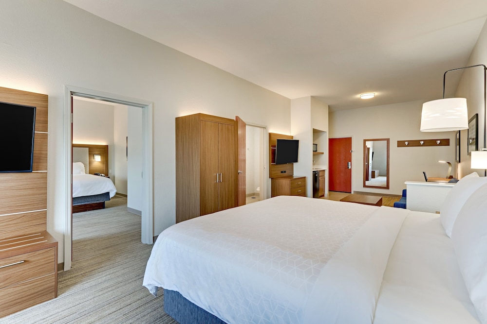 Holiday Inn Express Hotel & Suites Weatherford an IHG Hotel - photo 3