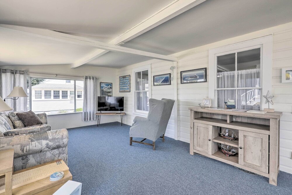 Plum Island Retreat about 1 Block Walk to Beach in Newburyport, United States