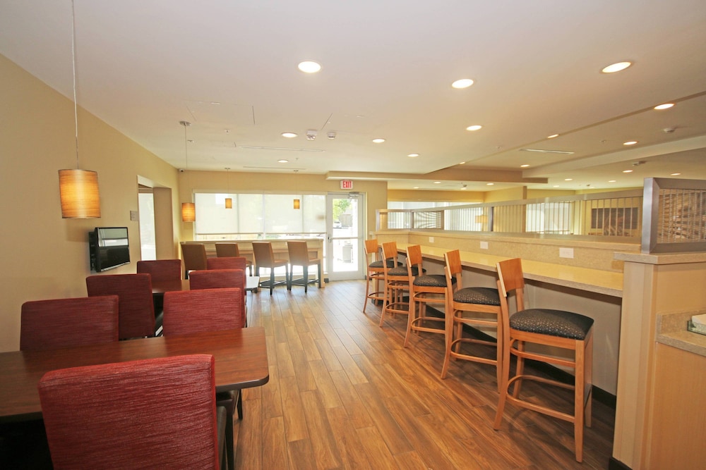 TownePlace Suites by Marriott Charleston North Charleston - photo 23