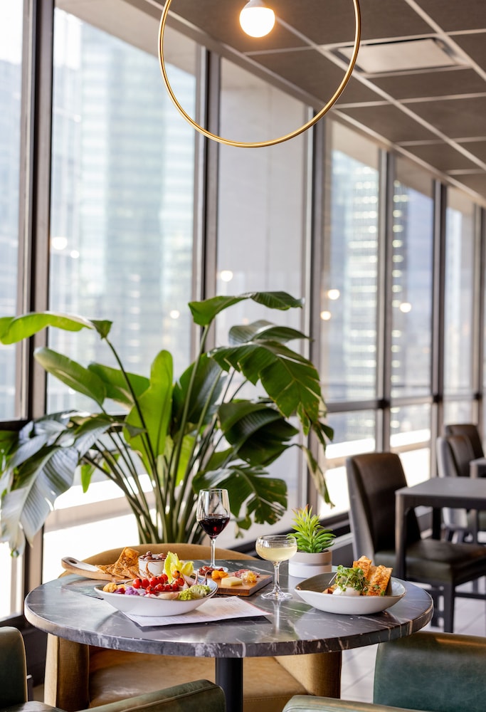 voco Chicago Downtown Riverwalk by IHG - photo 131