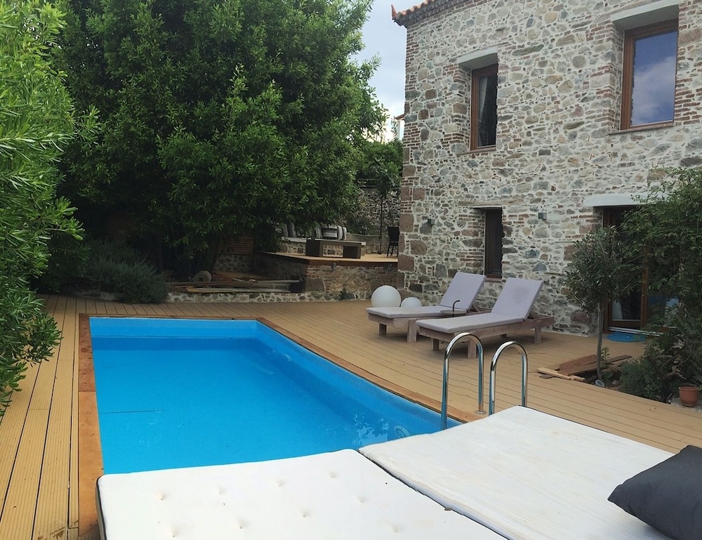 Villa Thermi — 4-Star Luxury Hotel in Mithymna, Greece