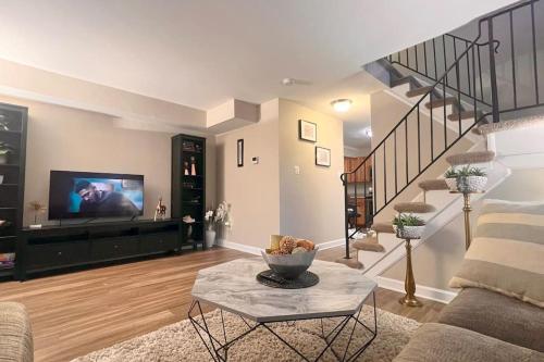 Entire Home in North Potomac — 4-Star Luxury Hotel in Potomac, United States
