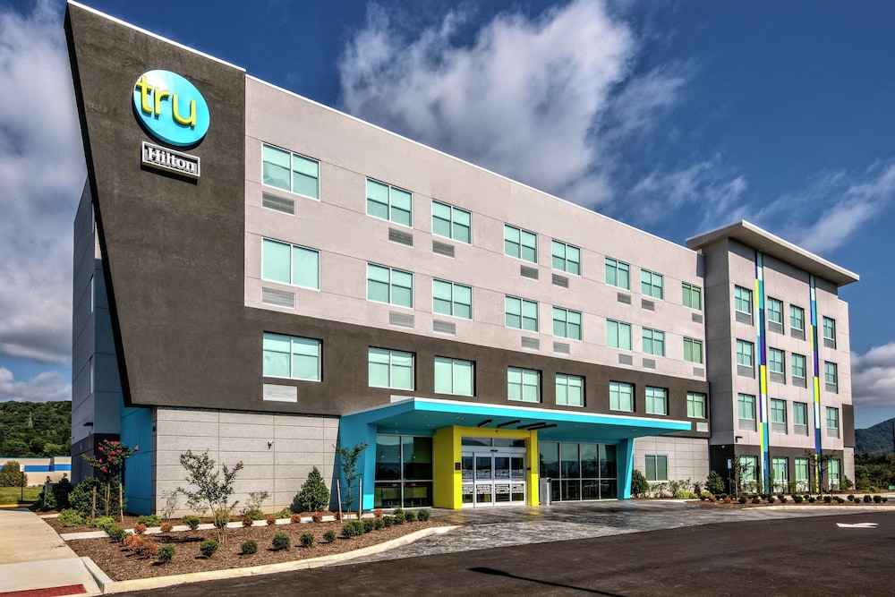 Tru By Hilton Roanoke Hollins in Roanoke, United States