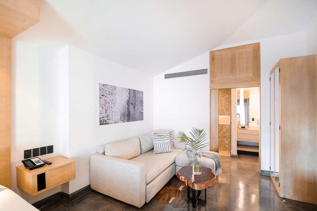 Deluxe Single Suite Bahia Hotel & Beach House