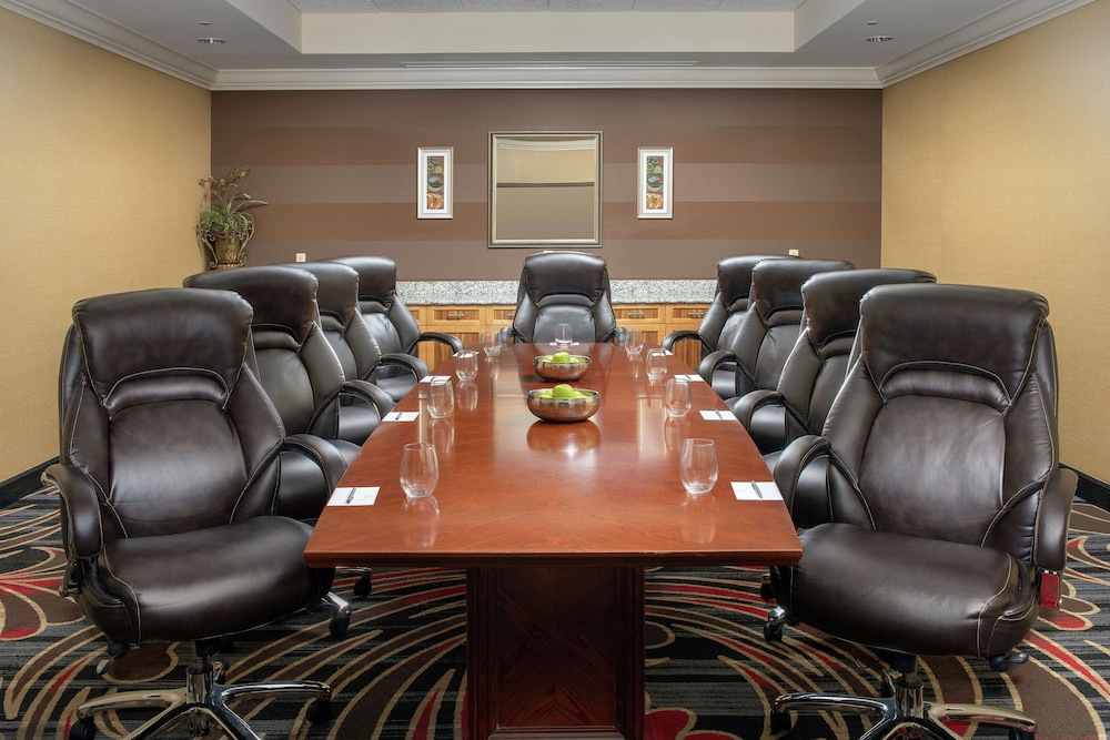 Embassy Suites by Hilton Birmingham Hoover - photo 34