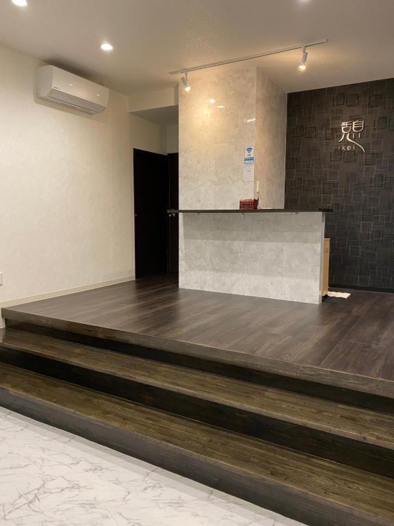 佐渡民宿 憩 Ikoi Guest House & Cafe Bar — 5-Star Luxury Hotel in Sado, Japan
