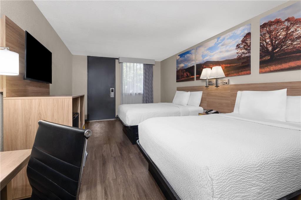 Days Inn by Wyndham College Park Airport Best Road - photo 20