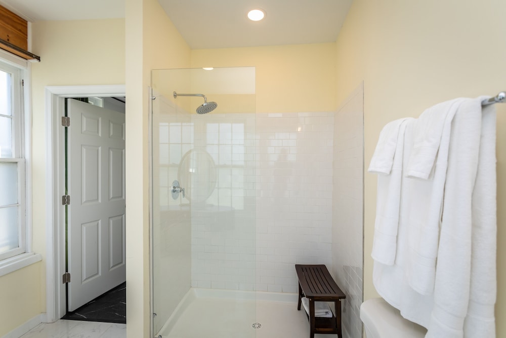 The Legacy Inn - photo 19