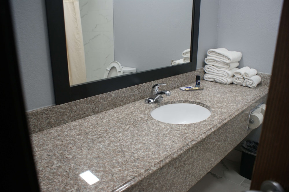 Sonesta Essential Van Buren Fort Smith - photo 16