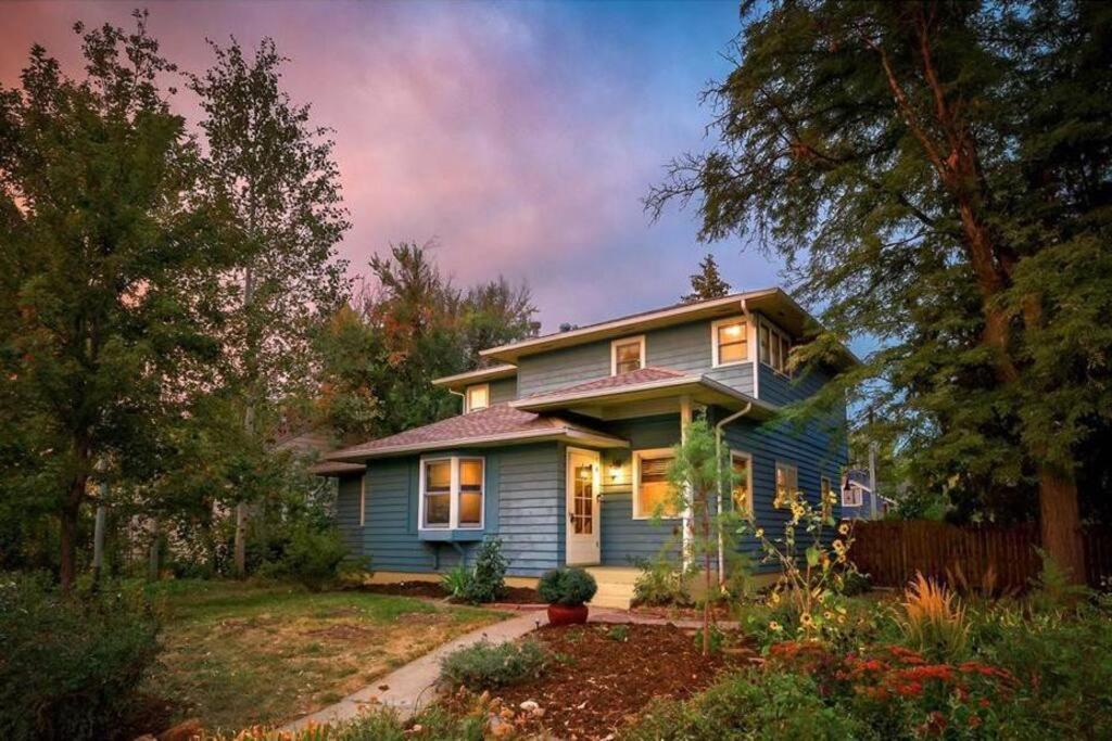 Beautiful Historic House in Central Longmont — 4-Star Luxury Hotel in Longmont, United States