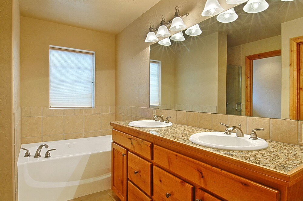 Fox Point at Redstone by All Seasons Resort Lodging - photo 33