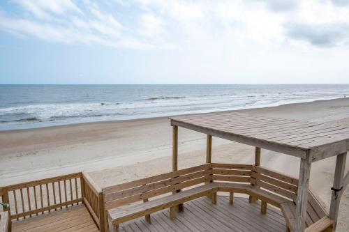 Wahoo by Oak Island Accommodations - photo 20