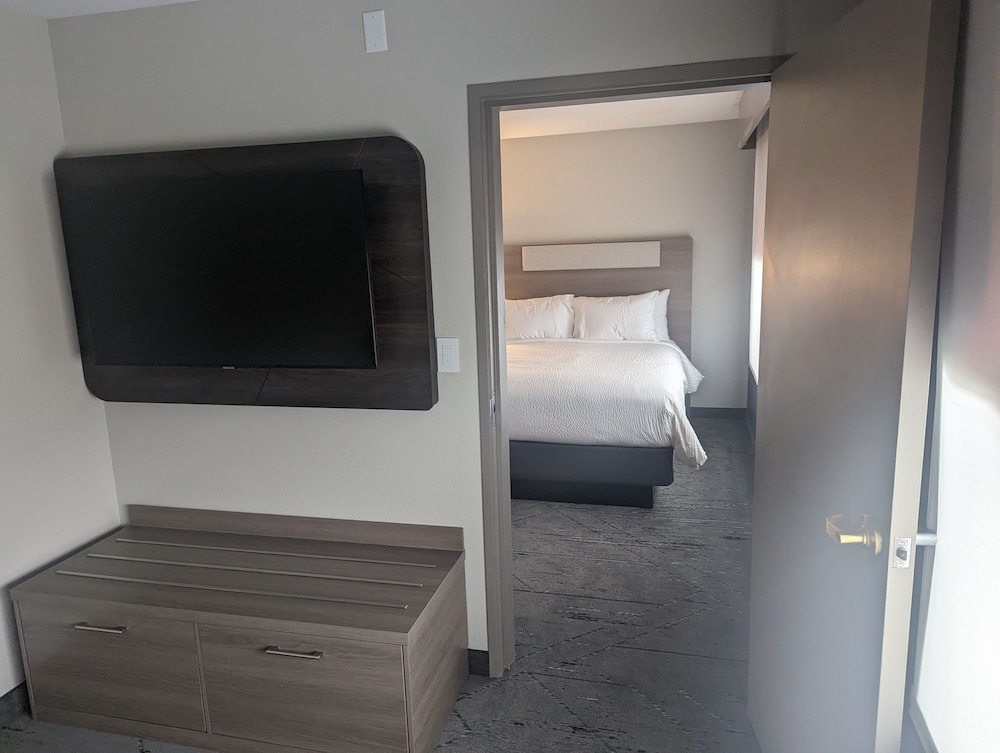 Holiday Inn Express & Suites Salt Lake City N Bountiful - photo 7
