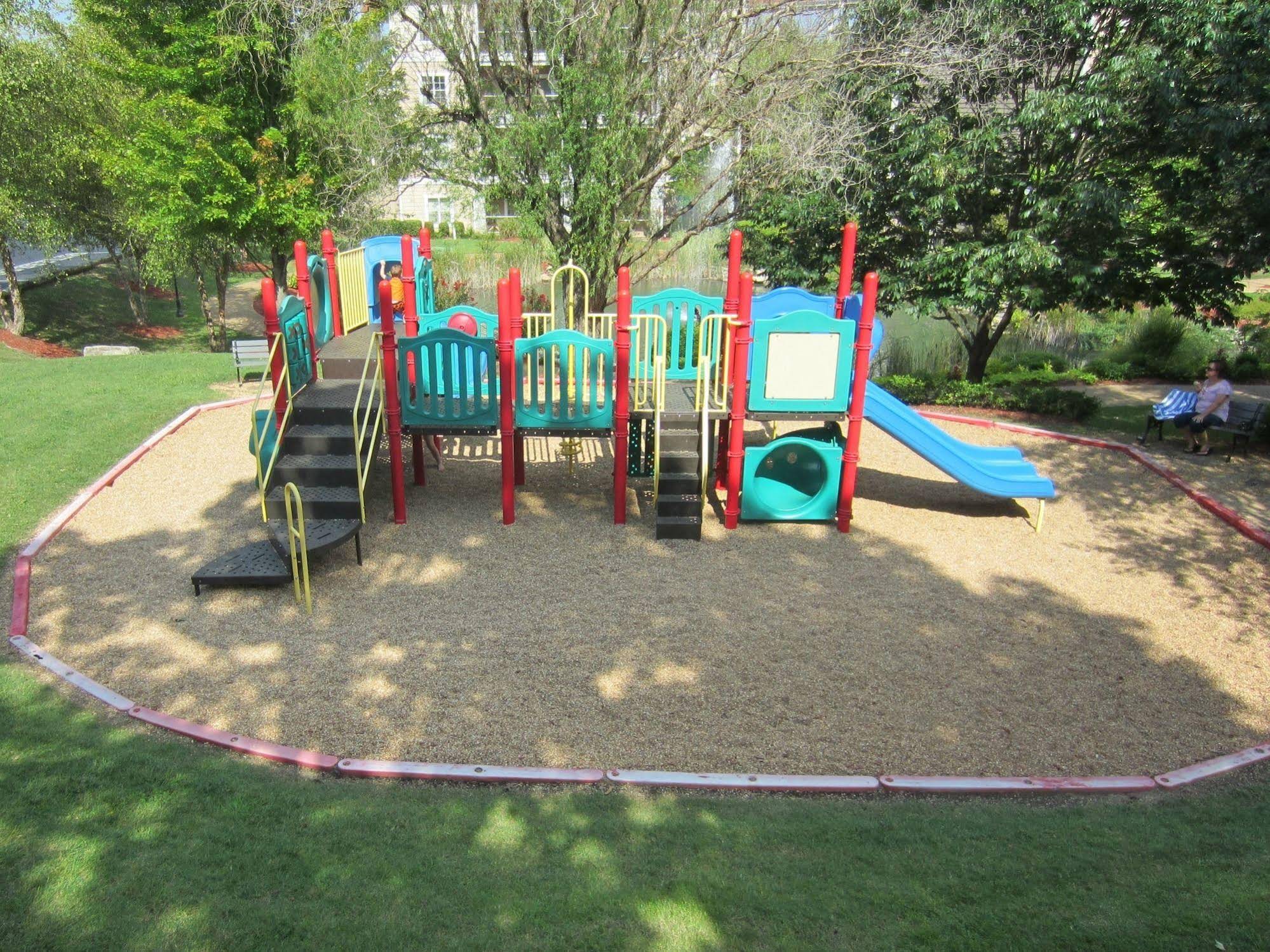 Brook Poolside Walk In Meadow Brook in Branson, United States
